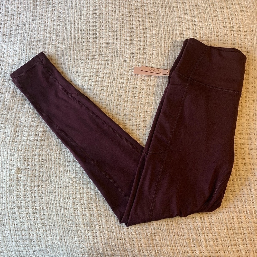 Victoria's Secret Incredible Essential Legging New With Tags 6 Regular (1276)